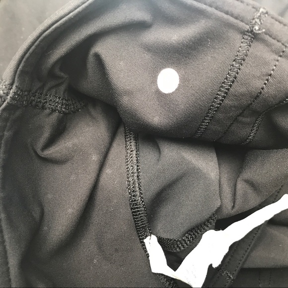 Lululemon Some like it Hot crop PANTS 4 black - Picture 8 of 8